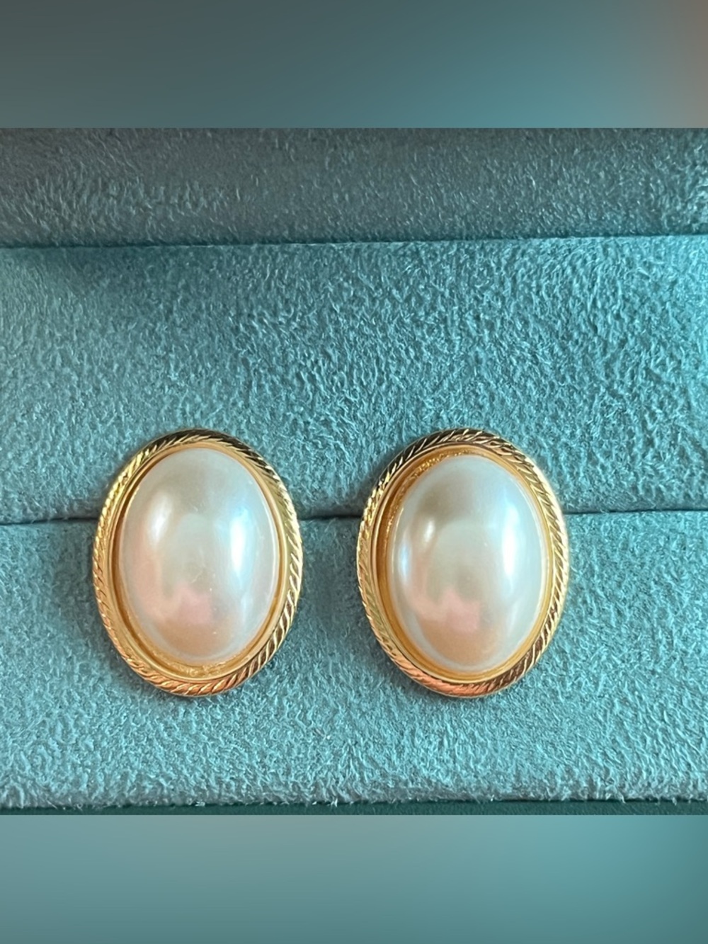 Vintage Napier Signed Gold Tone Gold Plated Oval Simulated Pearl
Stud Earrings